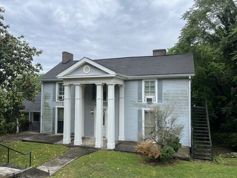 613 W 7th St Columbia TN 38401