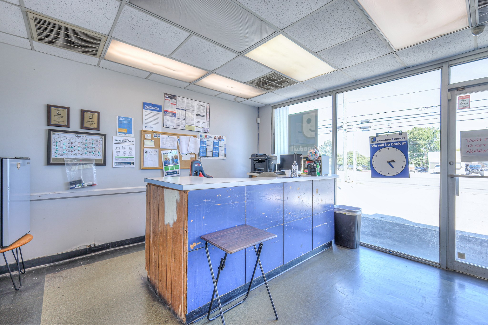 327 W Main St