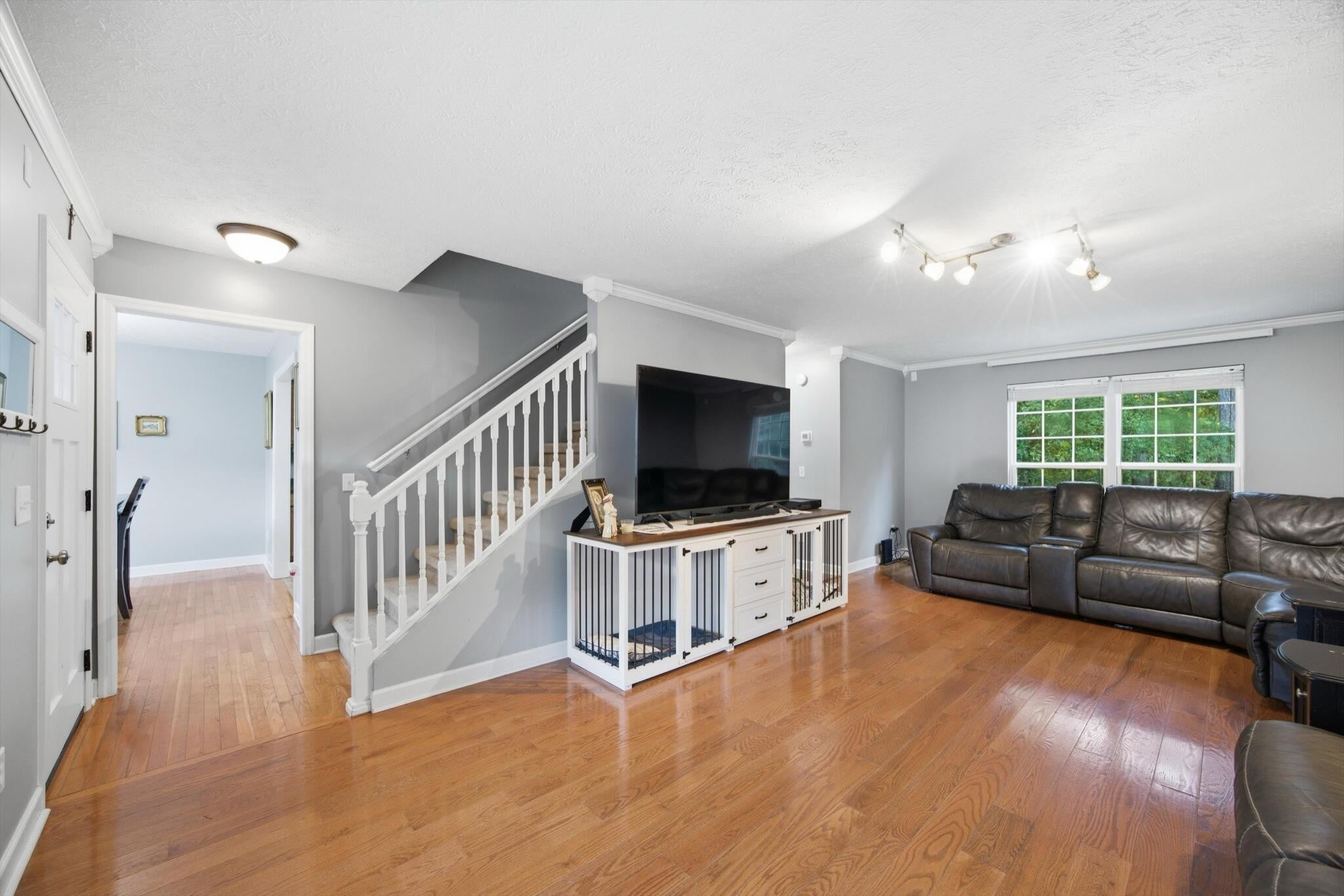 57 Woodbury Court