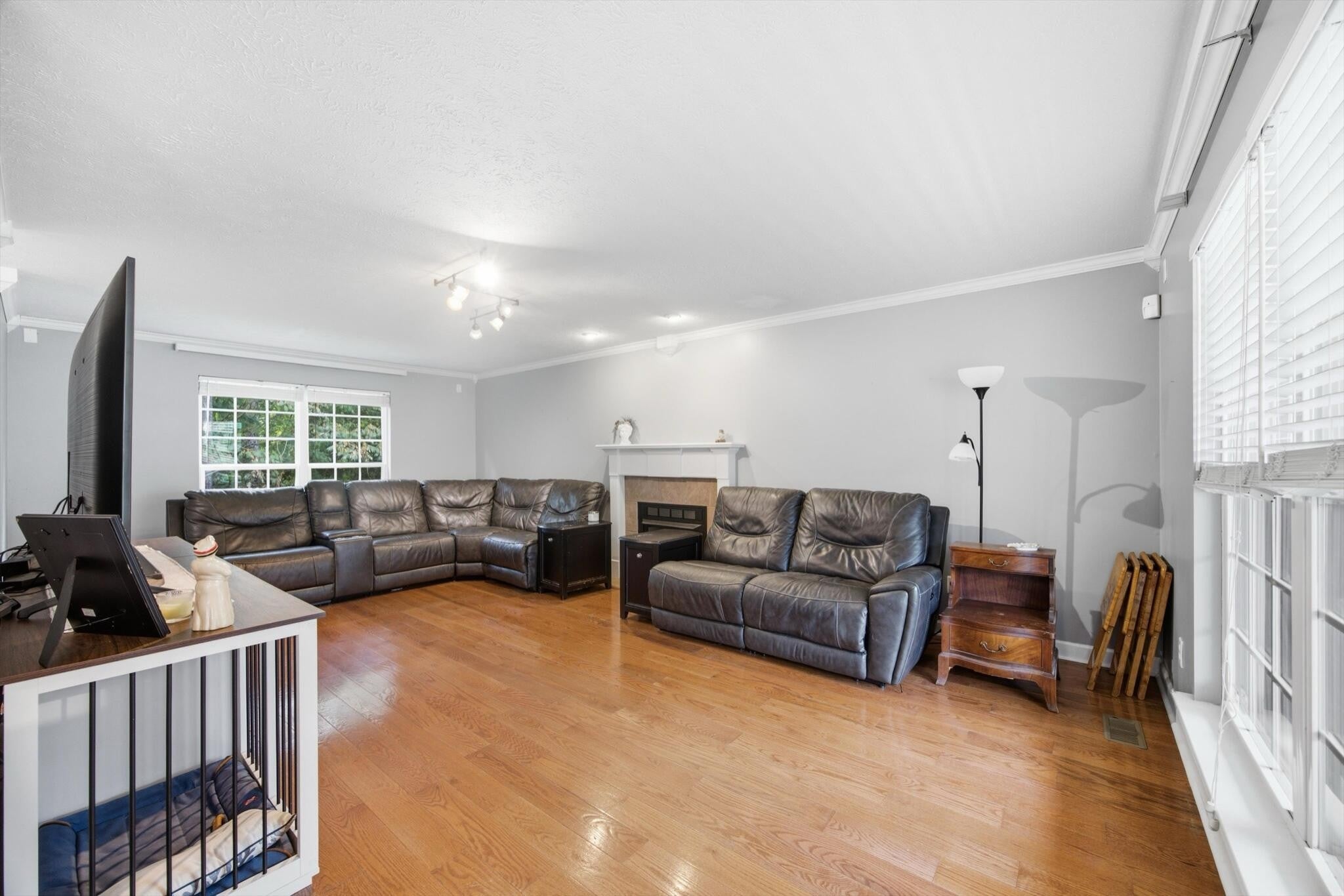 57 Woodbury Court