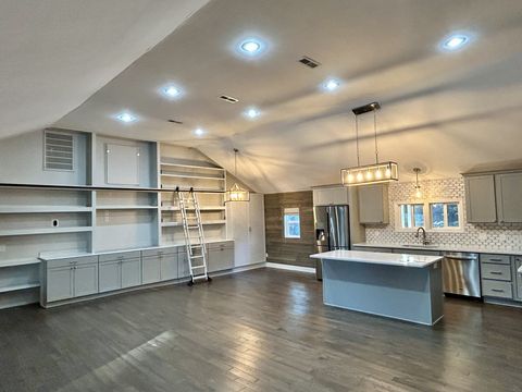 10209 New Hope Rd Bon Aqua TN 37025