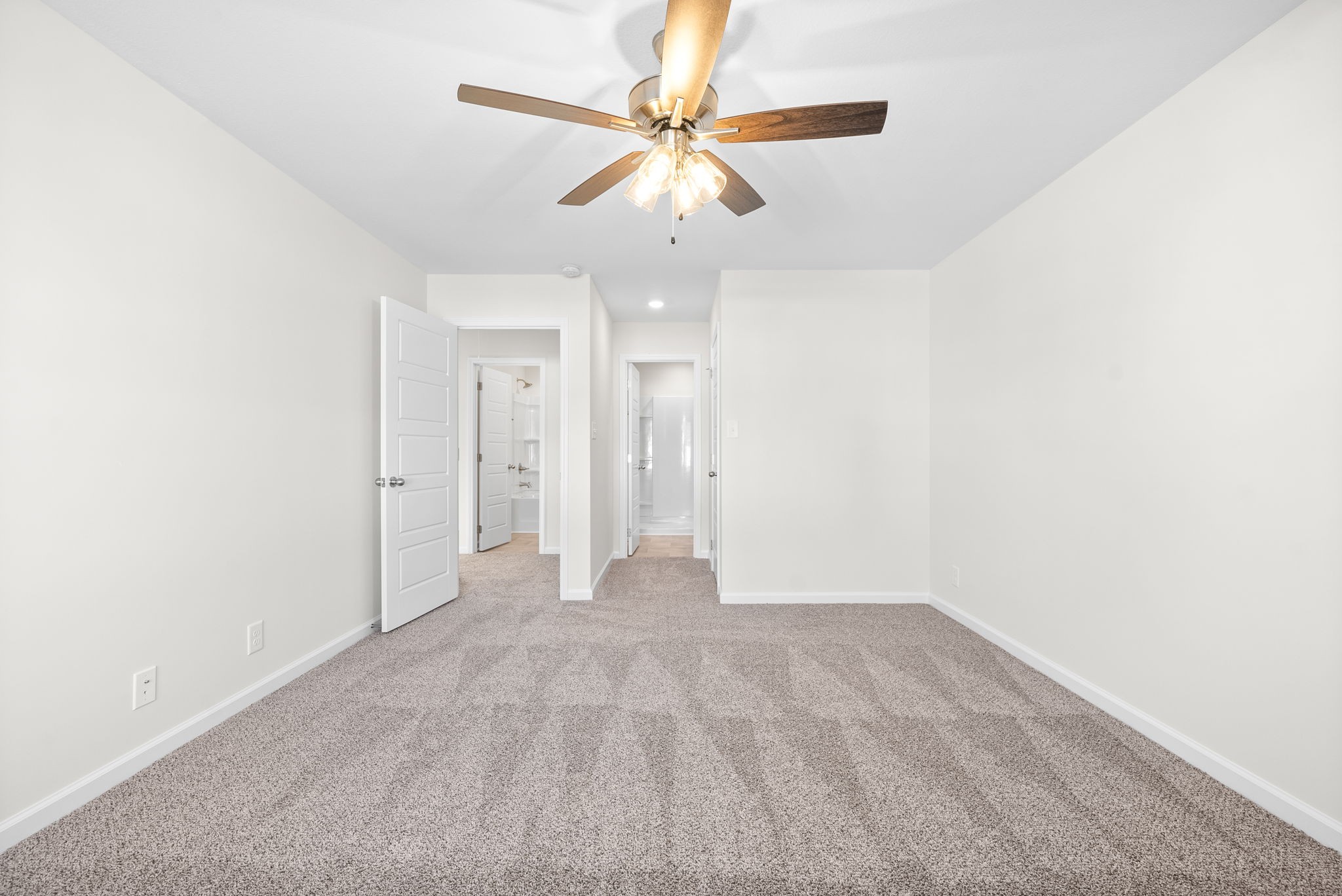 Clarksville, Tennessee 37043, United States, 3 Bedrooms Bedrooms, ,3 BathroomsBathrooms,Residential,Pending,37455