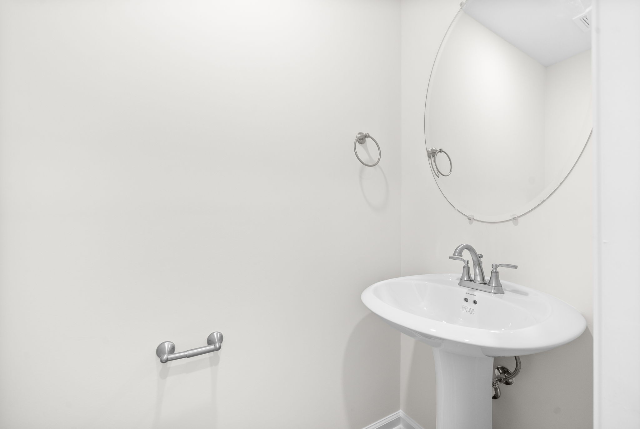 Clarksville, Tennessee 37043, United States, 3 Bedrooms Bedrooms, ,3 BathroomsBathrooms,Residential,Pending,37455