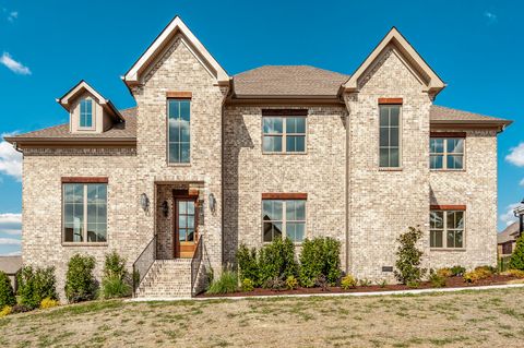 131 Scarsdale Dr S Hendersonville TN 37075