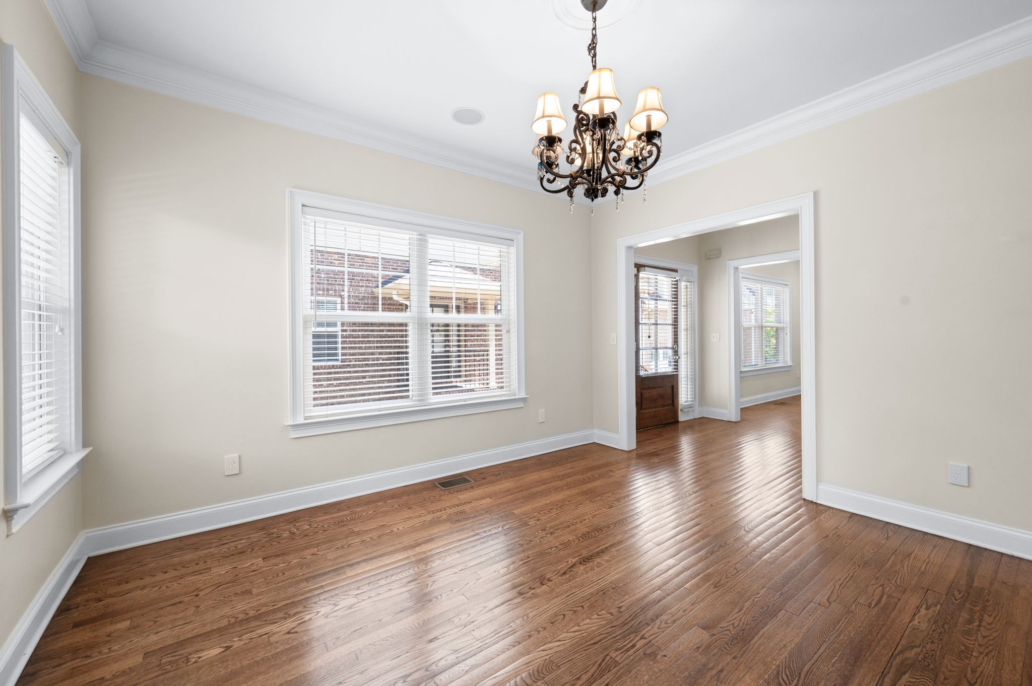 Nashville, Tennessee 37205, United States, 3 Bedrooms Bedrooms, ,4 BathroomsBathrooms,Residential,Active,172188