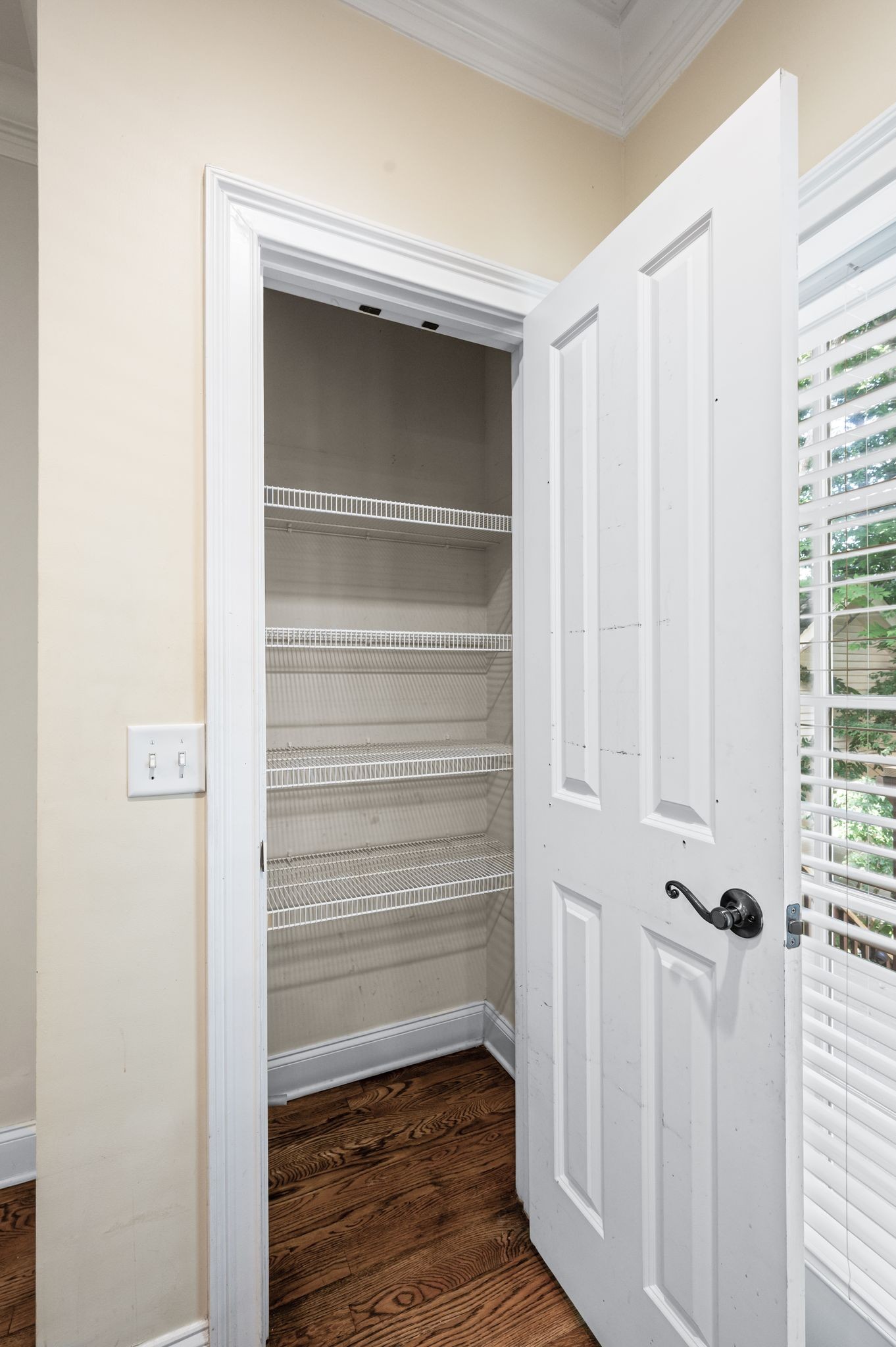 Nashville, Tennessee 37205, United States, 3 Bedrooms Bedrooms, ,4 BathroomsBathrooms,Residential,Active,172188