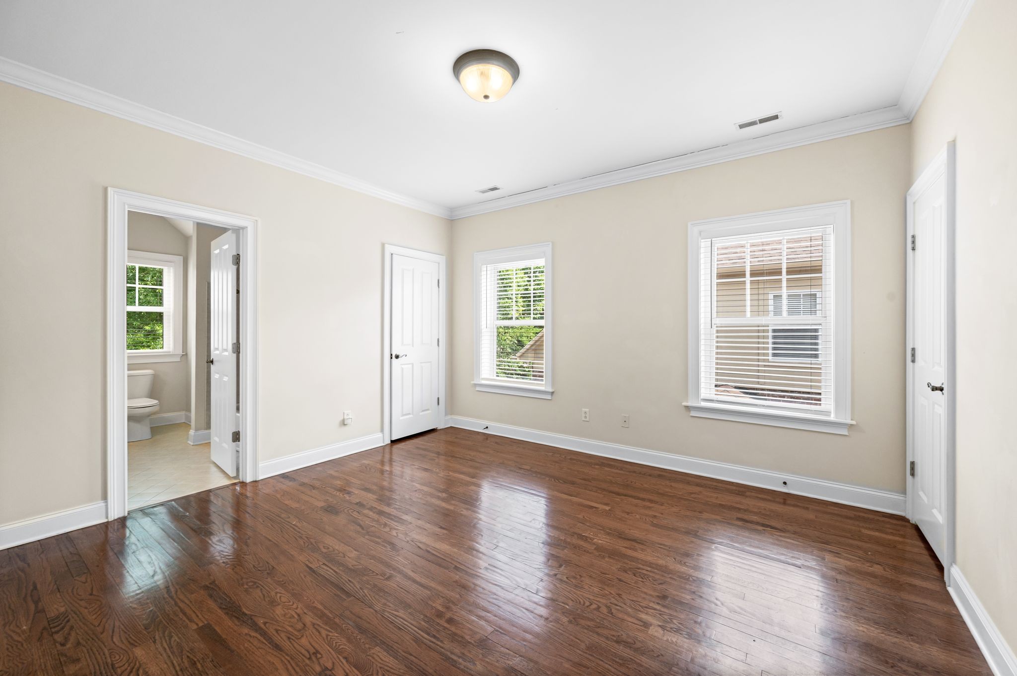 Nashville, Tennessee 37205, United States, 3 Bedrooms Bedrooms, ,4 BathroomsBathrooms,Residential,Active,172188