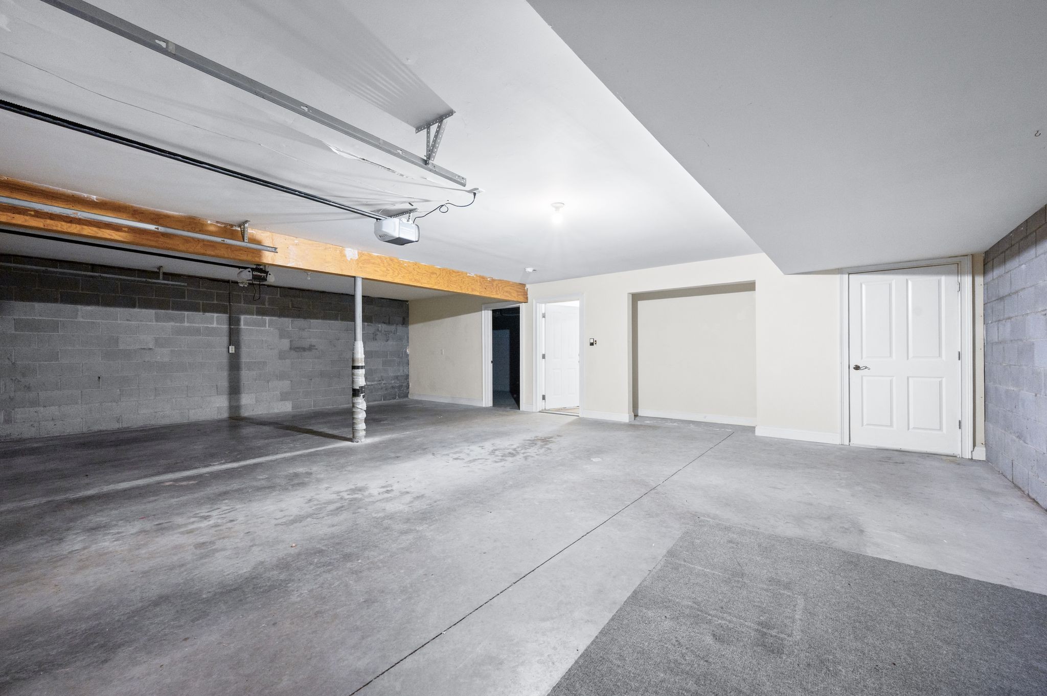 Nashville, Tennessee 37205, United States, 3 Bedrooms Bedrooms, ,4 BathroomsBathrooms,Residential,Active,172188