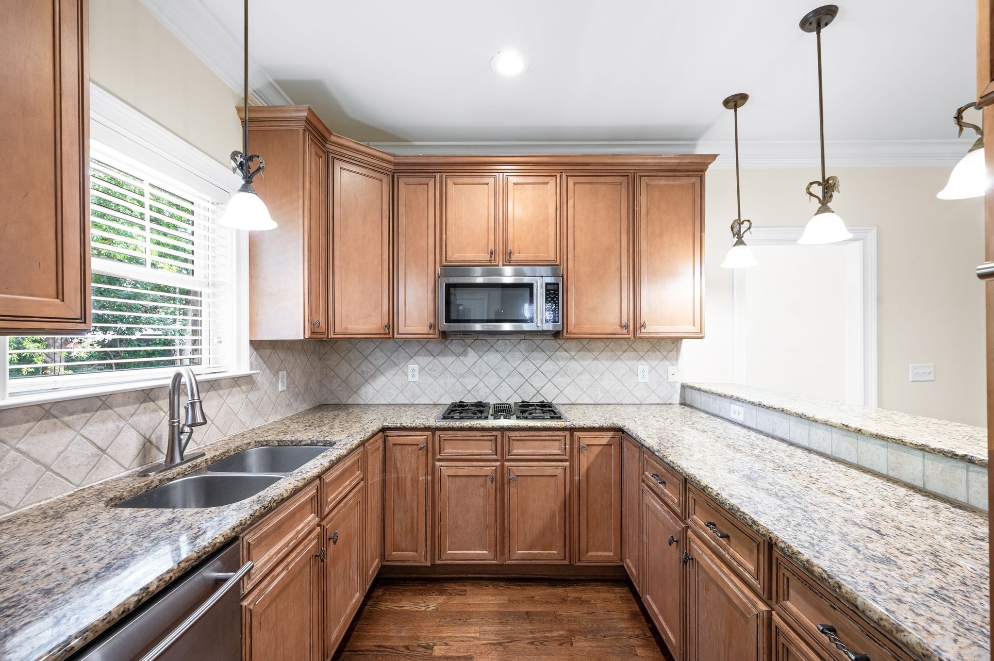 Nashville, Tennessee 37205, United States, 3 Bedrooms Bedrooms, ,4 BathroomsBathrooms,Residential,Active,172188