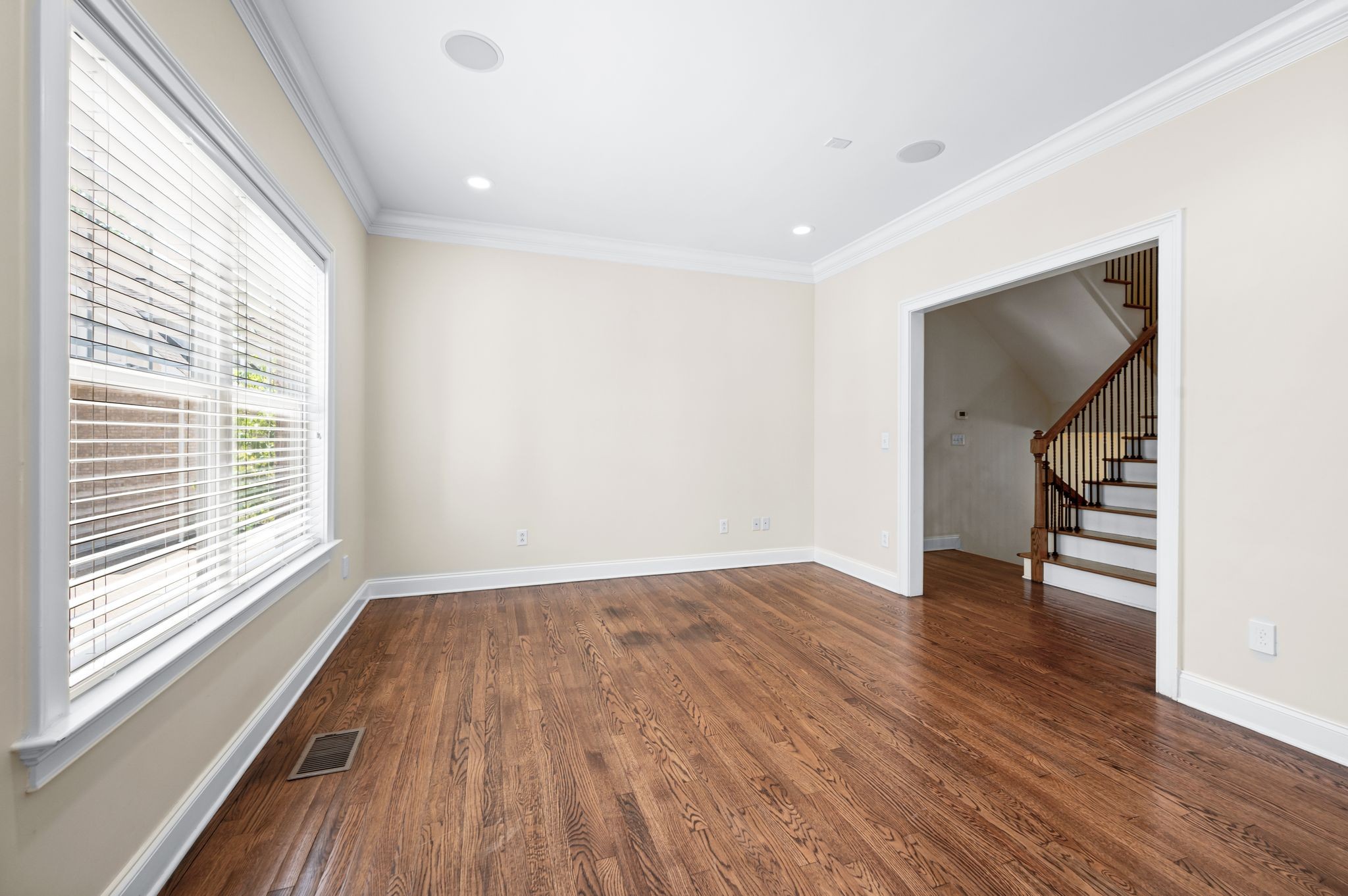 Nashville, Tennessee 37205, United States, 3 Bedrooms Bedrooms, ,4 BathroomsBathrooms,Residential,Active,172188