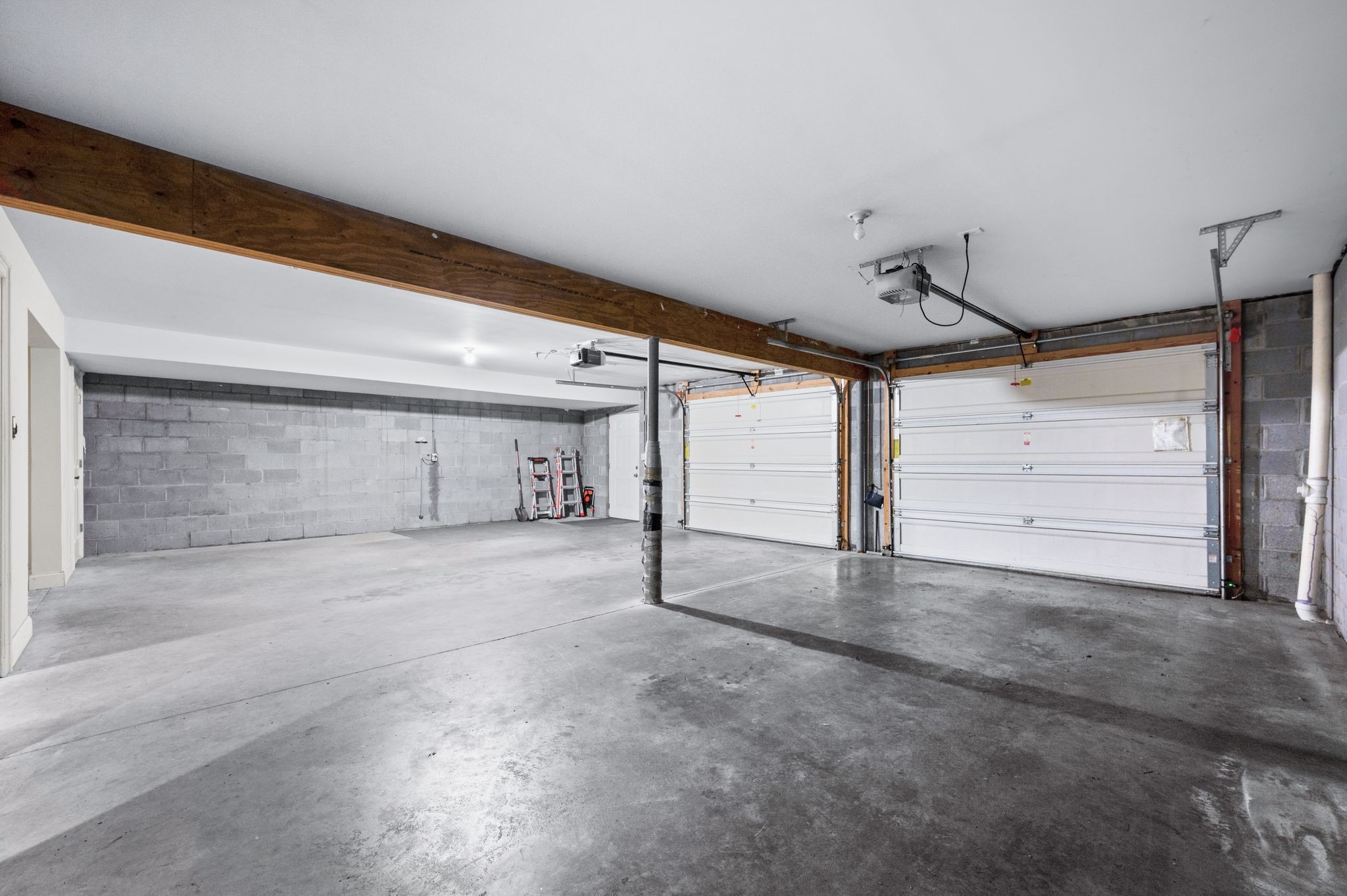 Nashville, Tennessee 37205, United States, 3 Bedrooms Bedrooms, ,4 BathroomsBathrooms,Residential,Active,172188