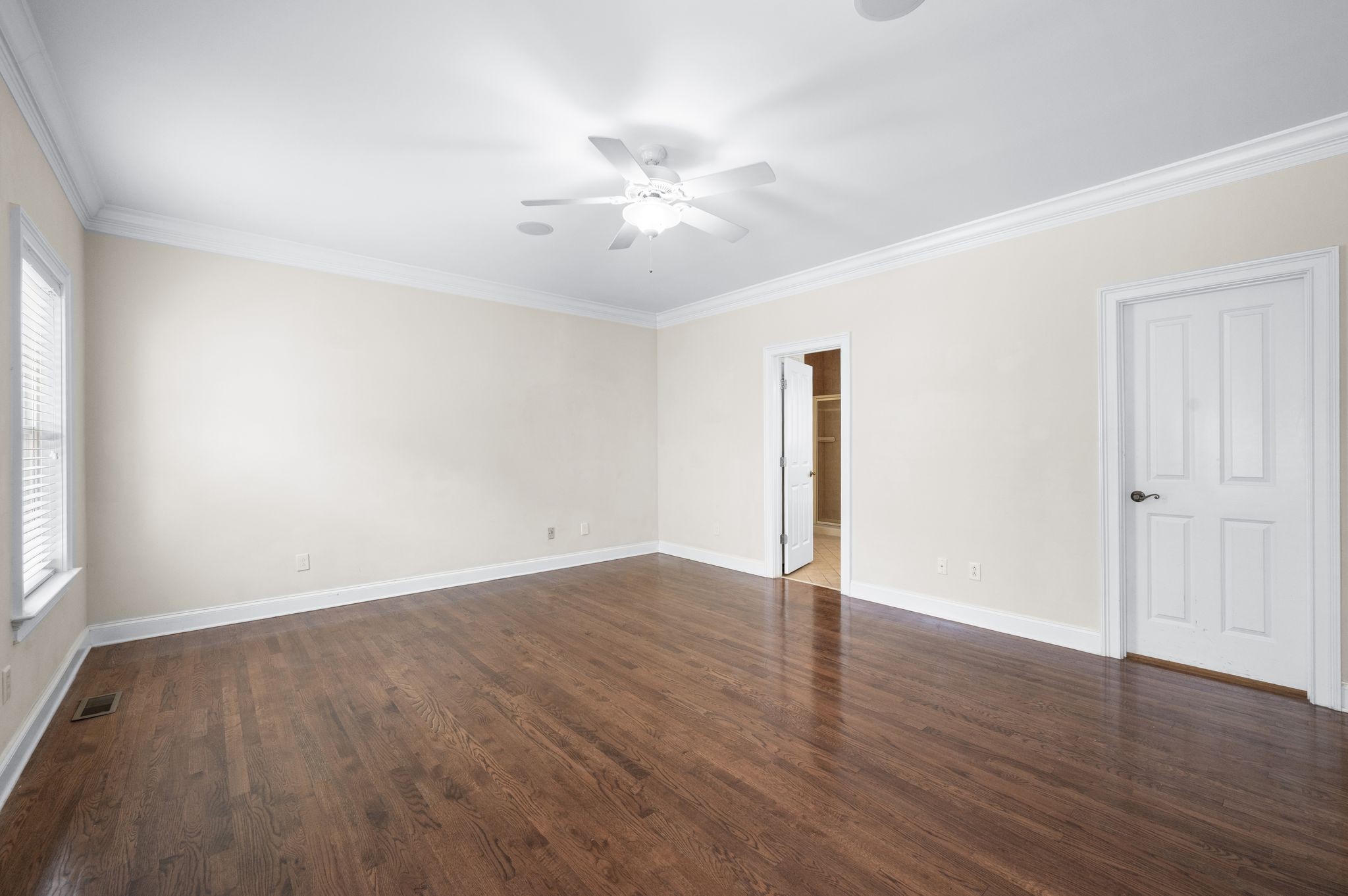 Nashville, Tennessee 37205, United States, 3 Bedrooms Bedrooms, ,4 BathroomsBathrooms,Residential,Active,172188