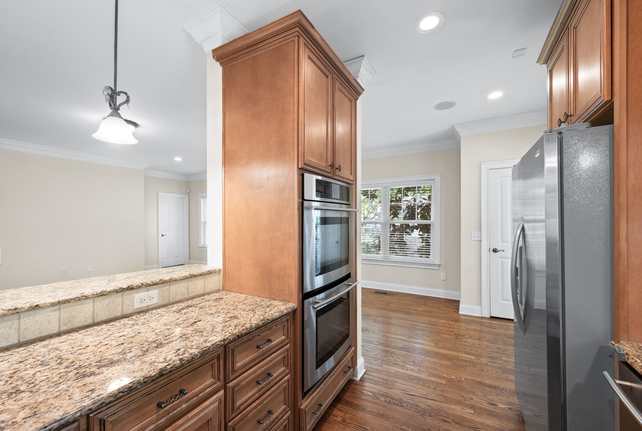 Nashville, Tennessee 37205, United States, 3 Bedrooms Bedrooms, ,4 BathroomsBathrooms,Residential,Active,172188