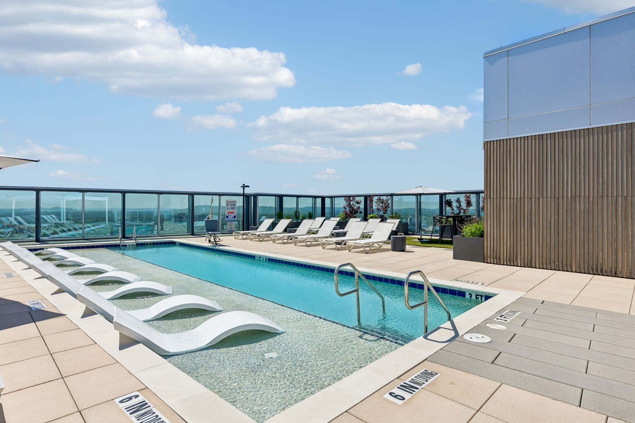 2-bed listing at 1616 West End Ave 2303, Nashville
