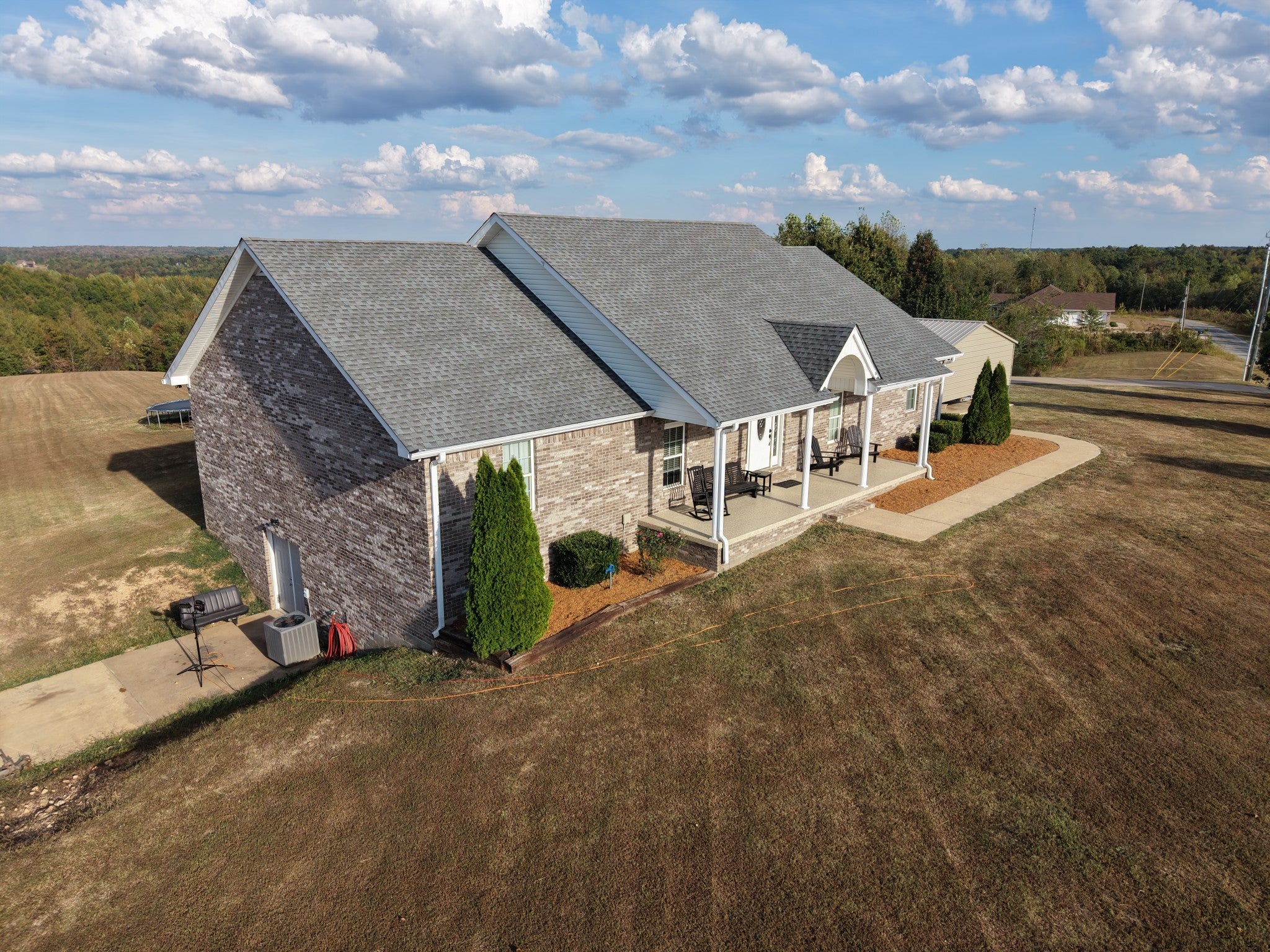 147 Edgehill Ln