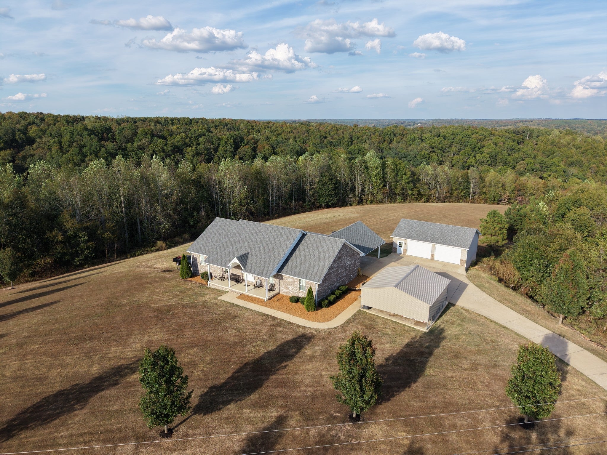 147 Edgehill Ln