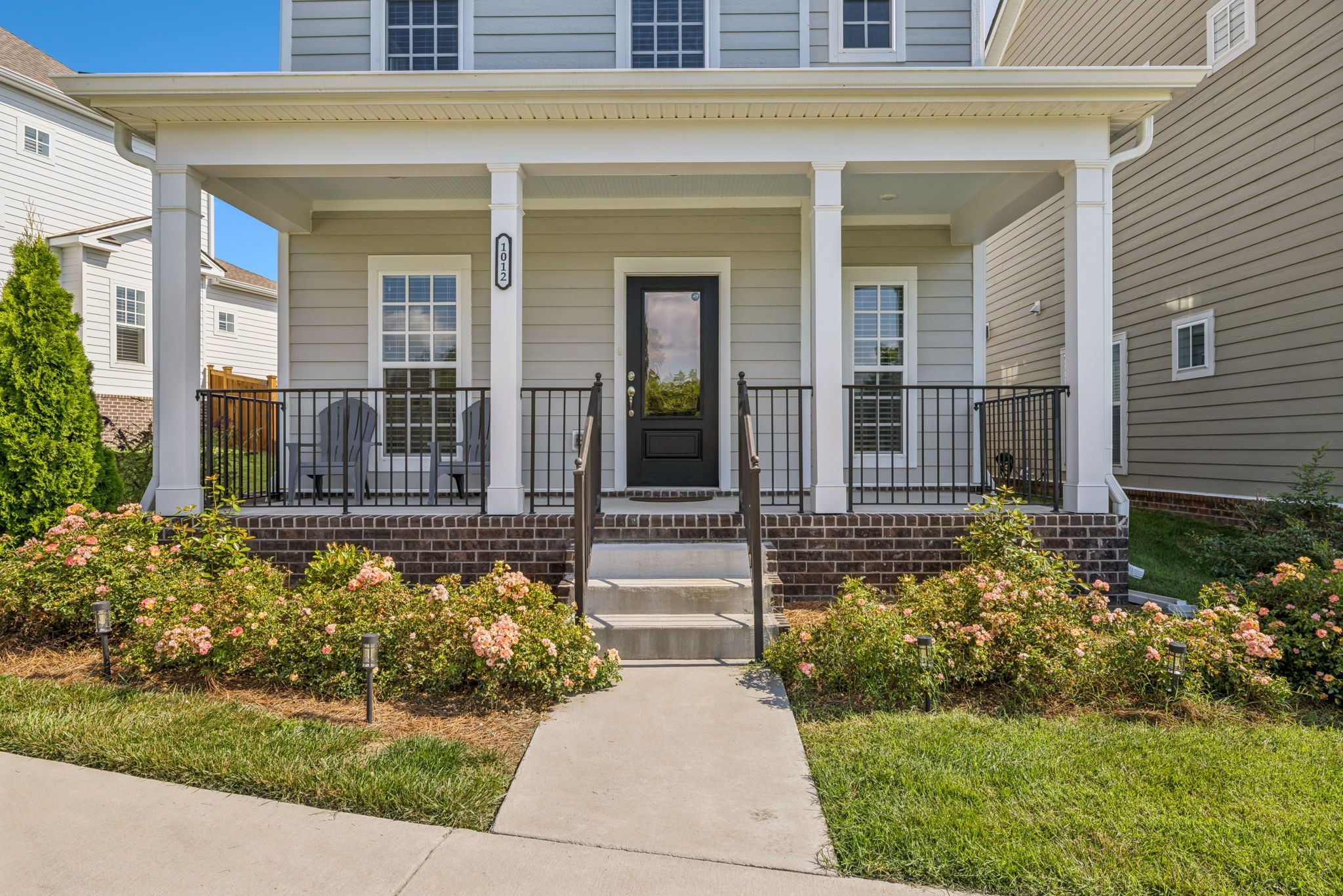 1012 Stoneleigh Ln