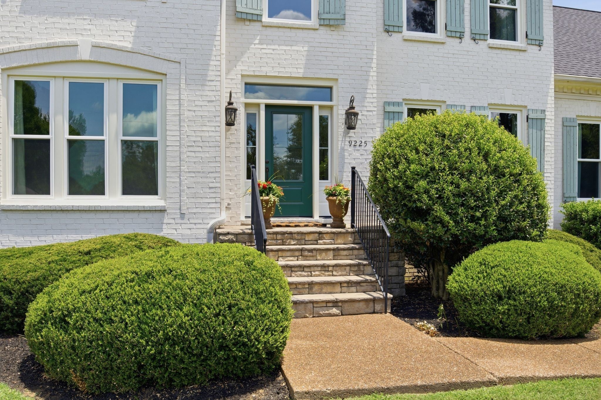 9225 Foxboro Dr