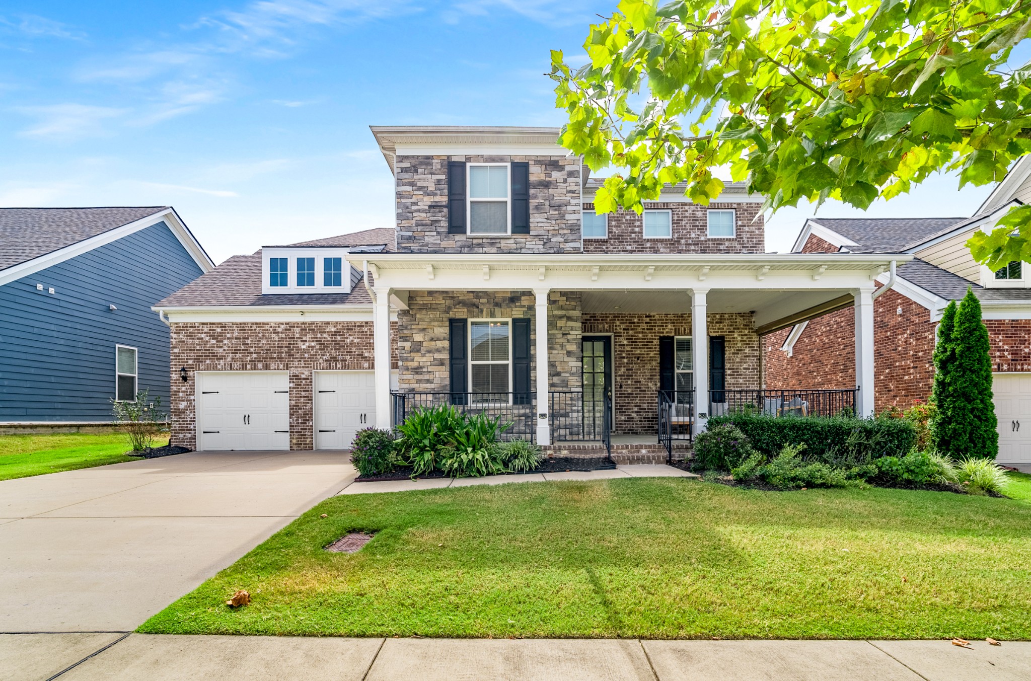 1055 Amelia Park Dr
