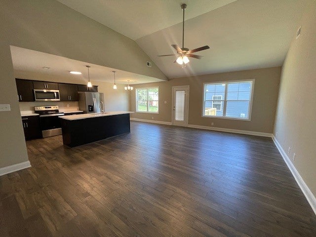 Photo 1 of 20 — 1105 Poppyseed Dr, Oak Grove, KY 42262