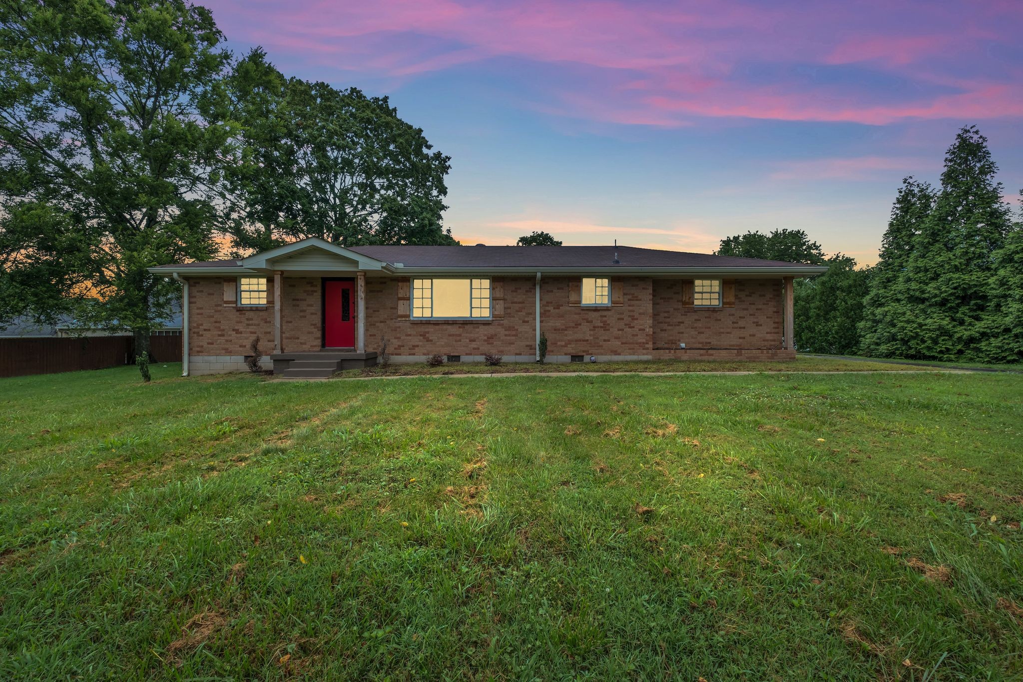 706 Glen Oaks Dr