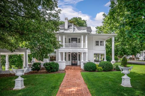 105 N Church St Sparta TN 38583