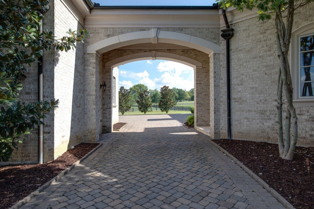 2423 Hidden River Ln, Franklin TN 37069 6-bed home, photo 10 of 30