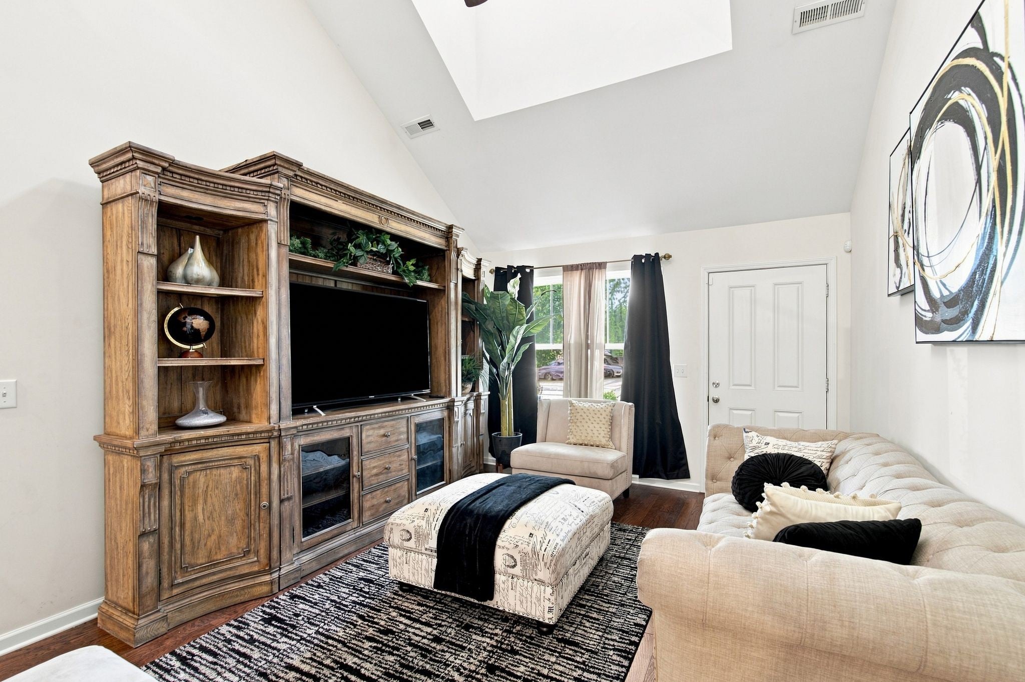 5520 Hamilton Cir