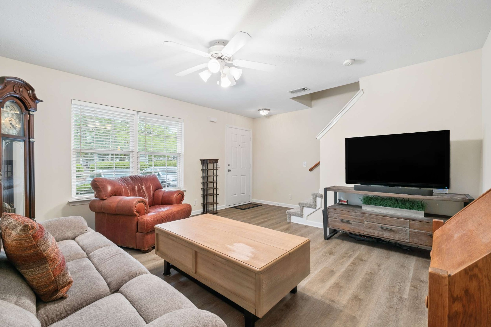 107 Oak Valley Circle