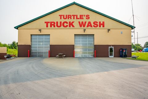 140 J W Dickinson Dr Oak Grove KY 42262
