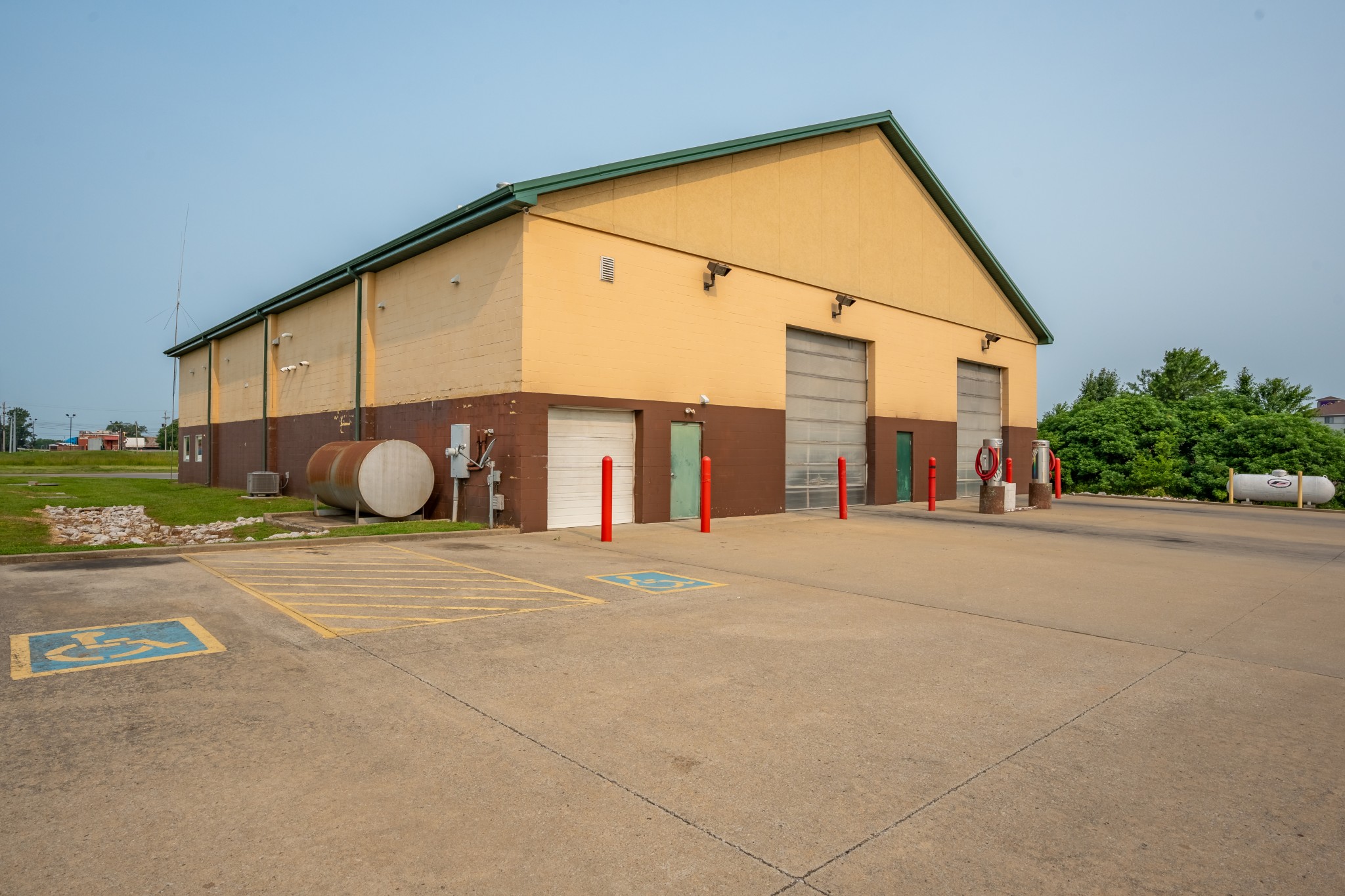 140 J W Dickinson Dr