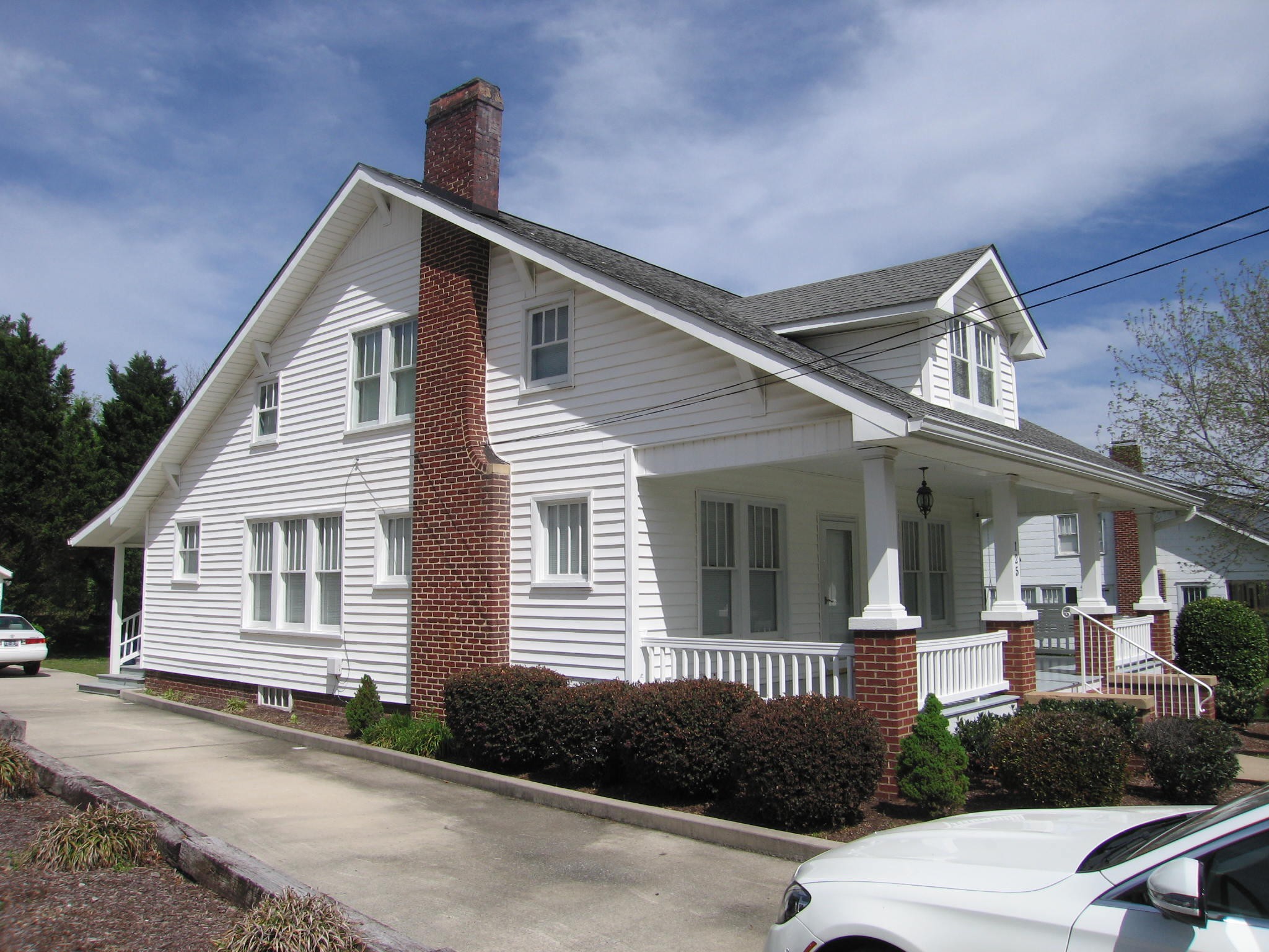 125 NE 18th Street NE