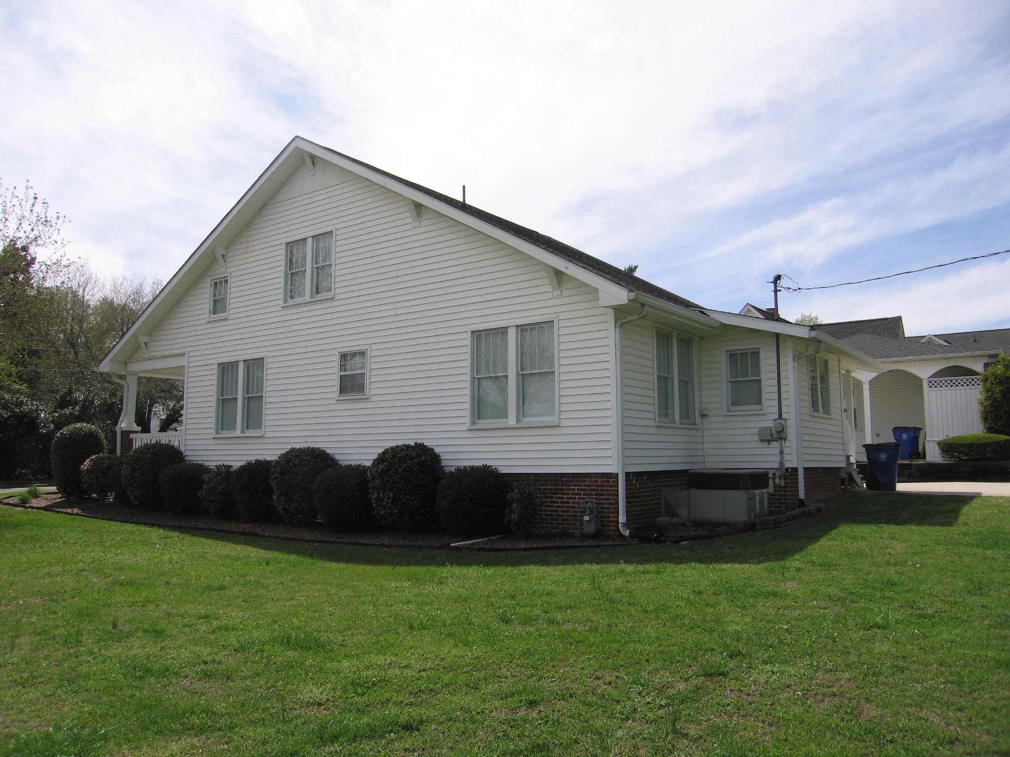 125 NE 18th Street NE