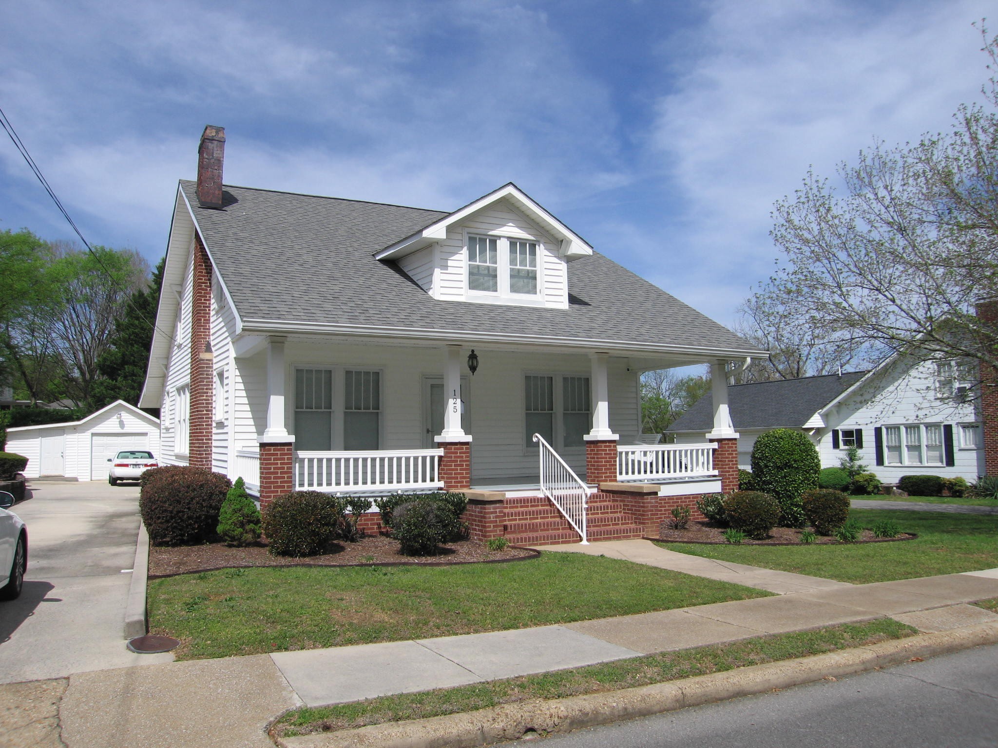 125 NE 18th Street NE