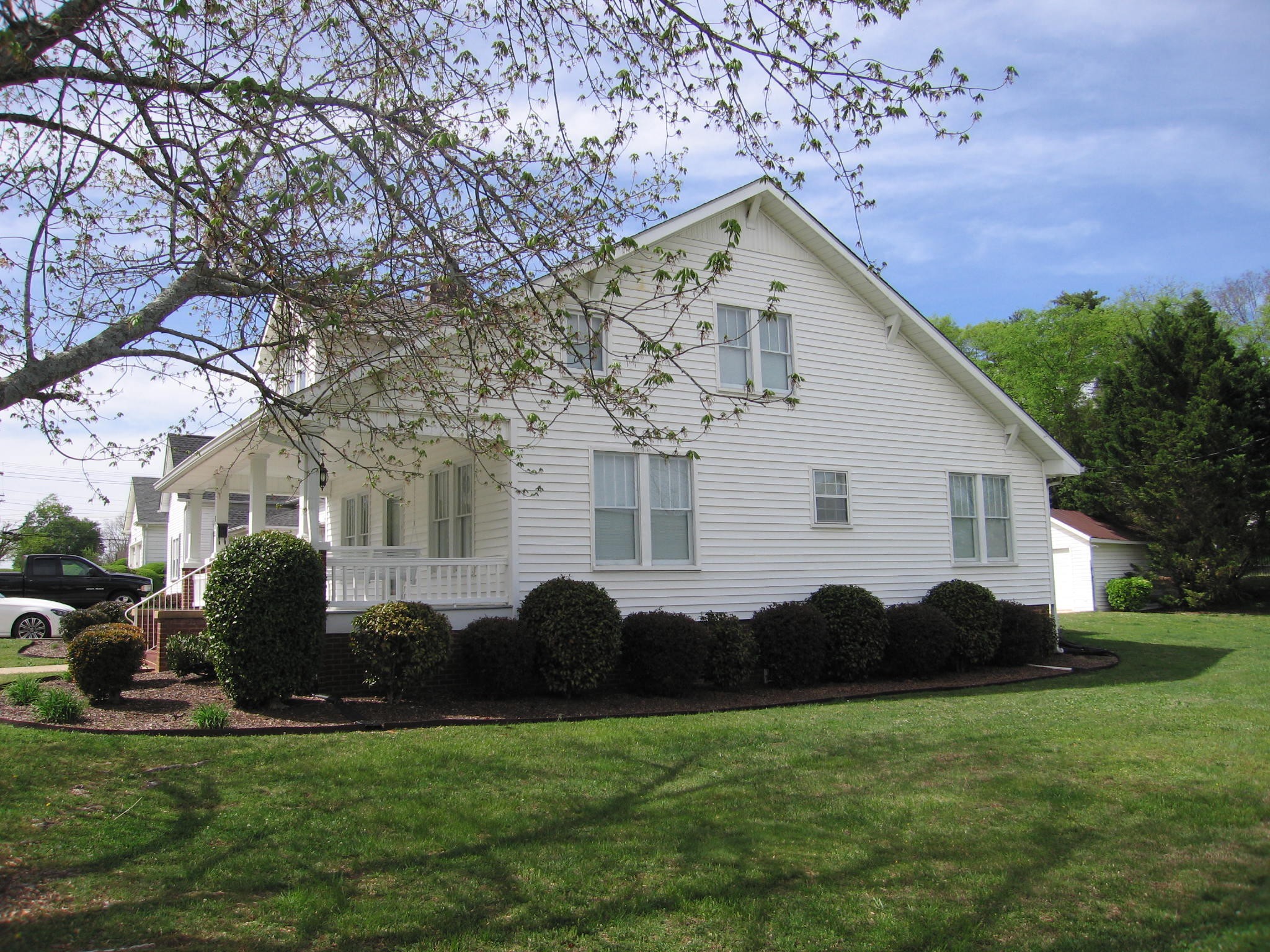 125 NE 18th Street NE