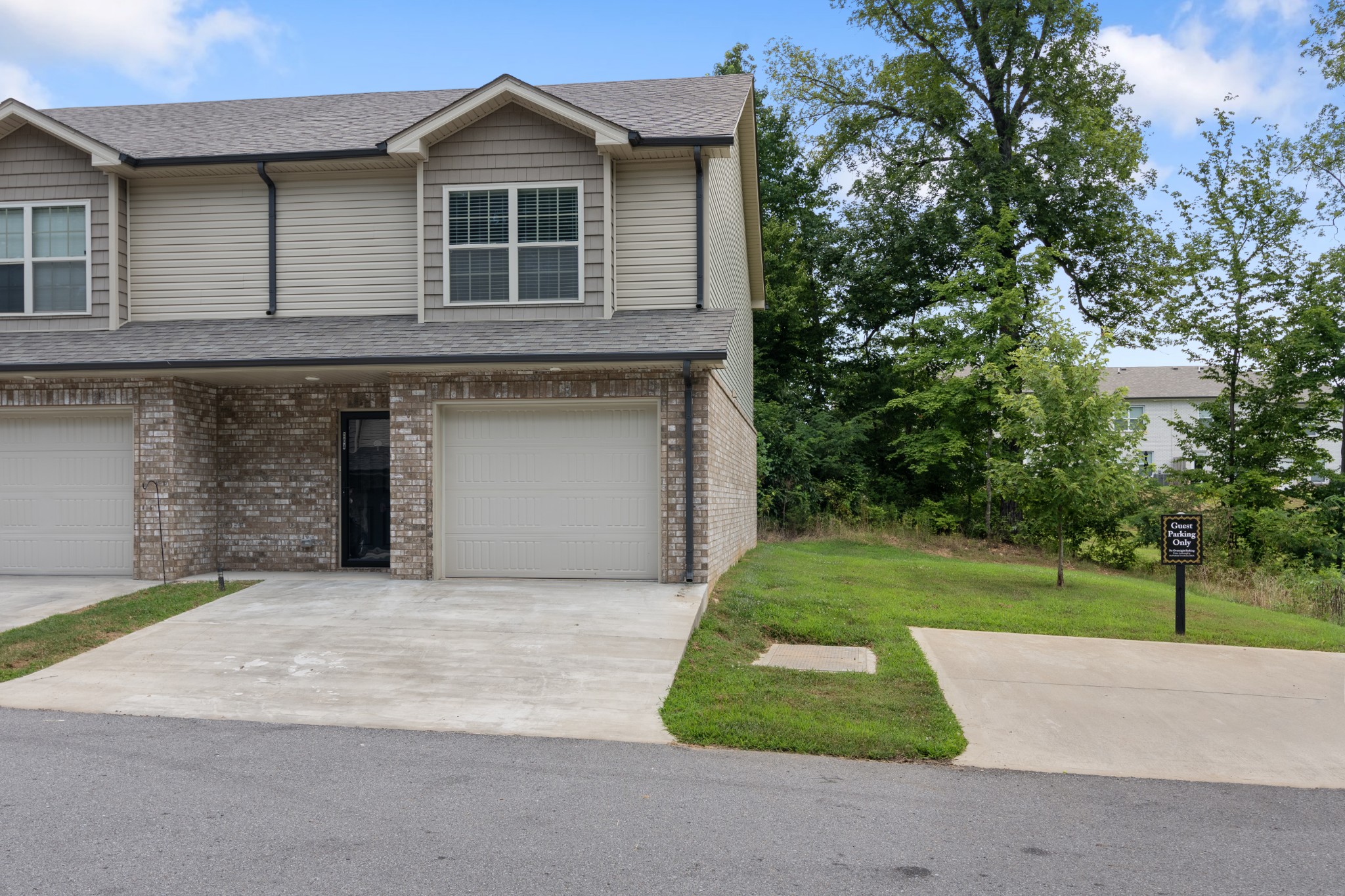 135 Country Ln 304