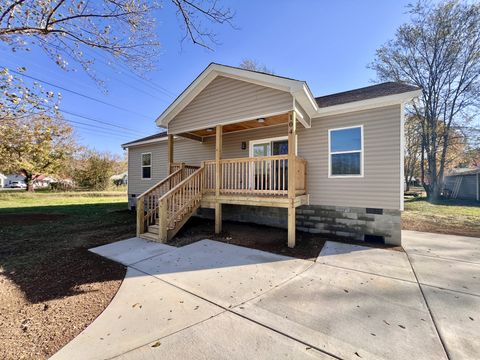 104 Fairground Dr Waverly TN 37185