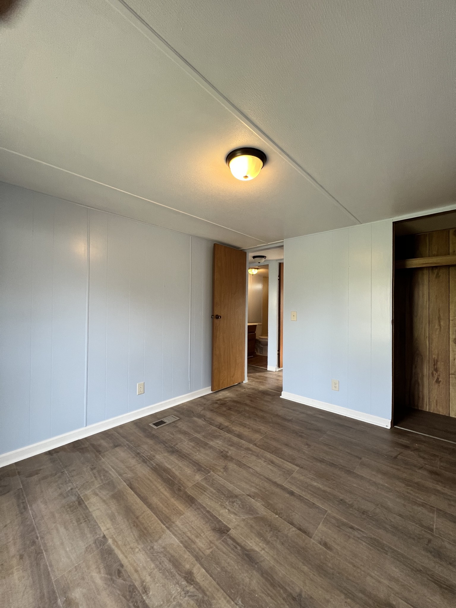 104 Hinkle Hill St E