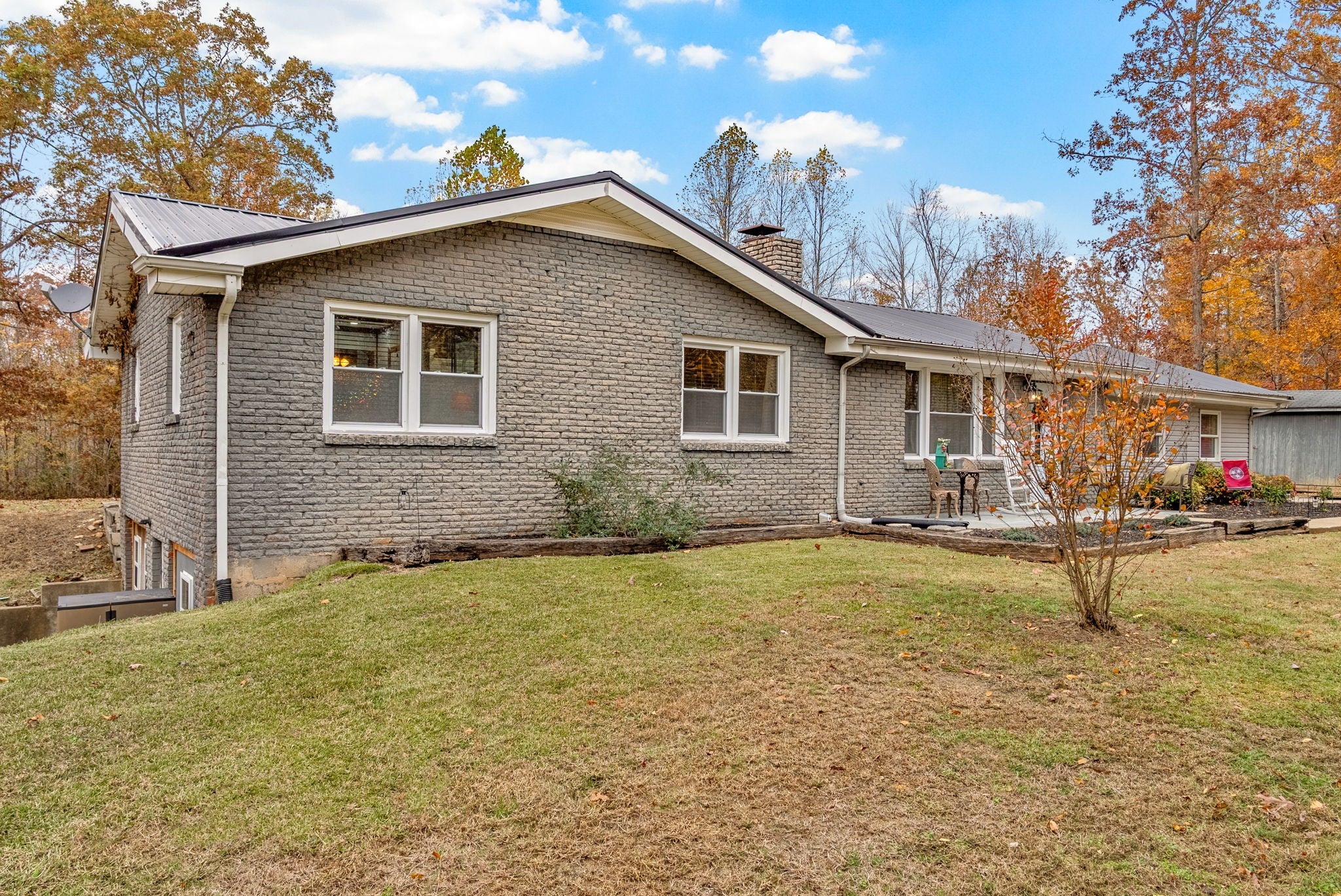 2126 Foster Rd