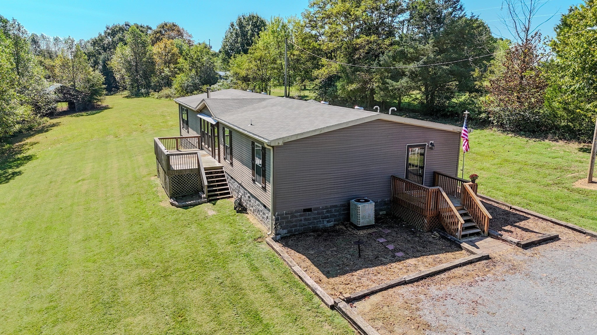 137 Hawkins Rd