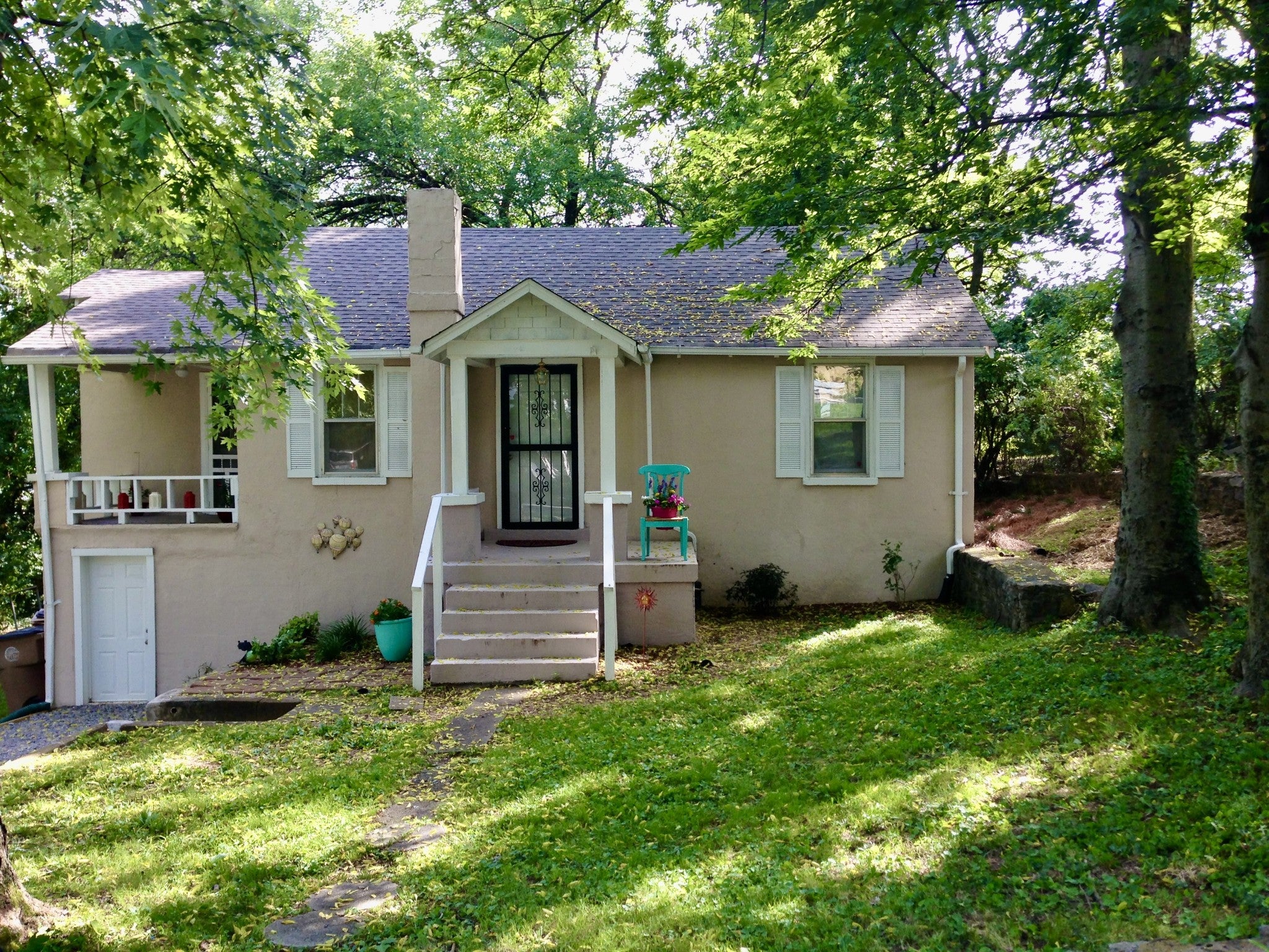 3211 Resha Ln