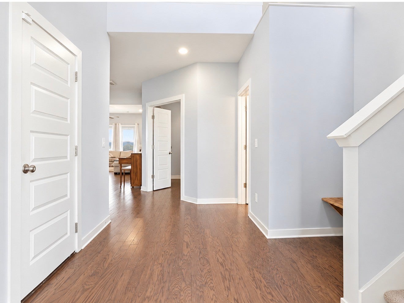 300 Black Thorn Ln
