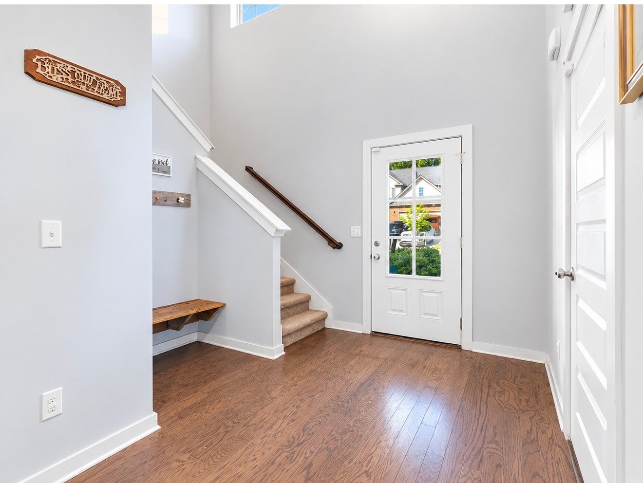 300 Black Thorn Ln