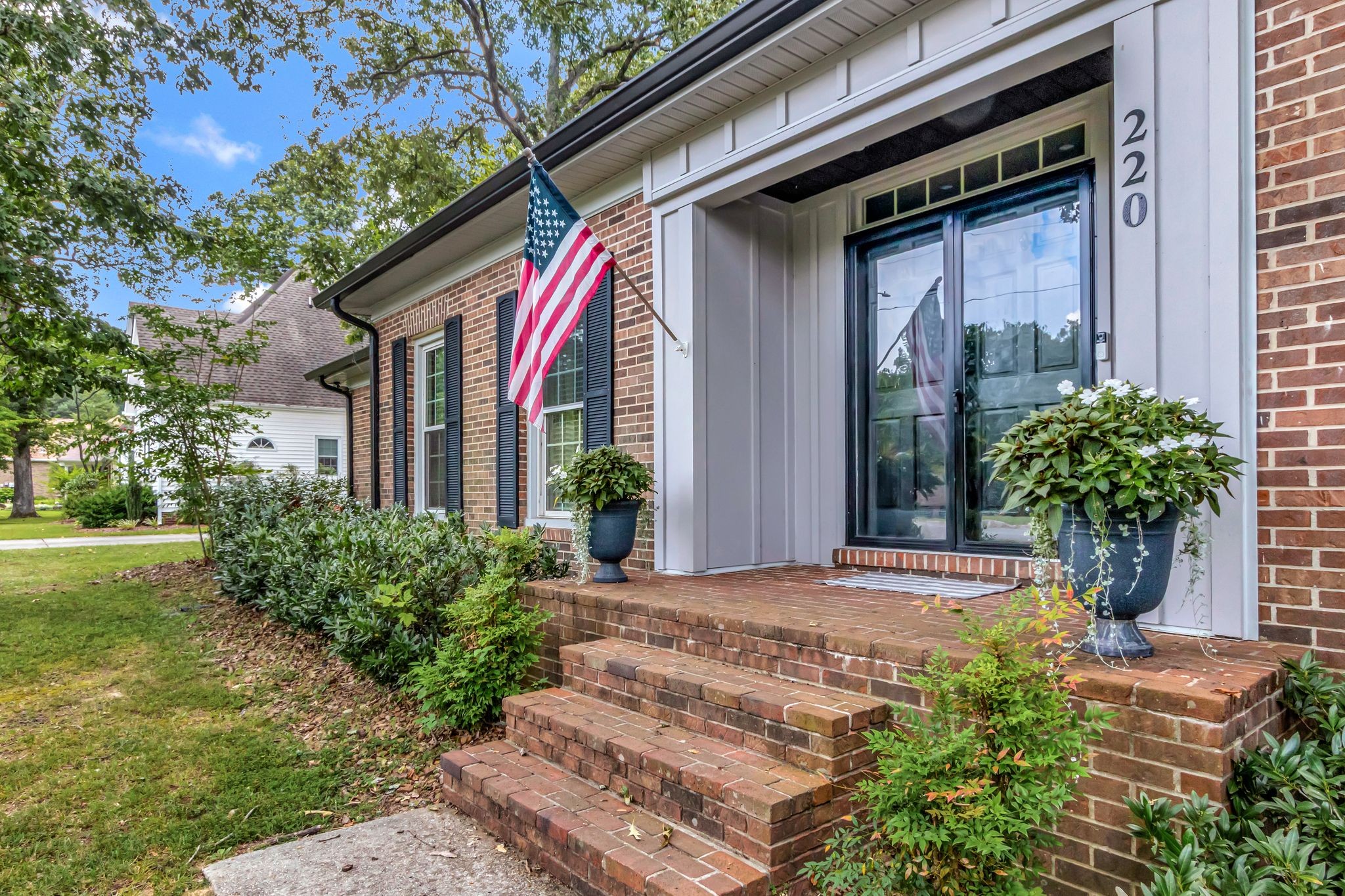 220 Mortons Lake Rd