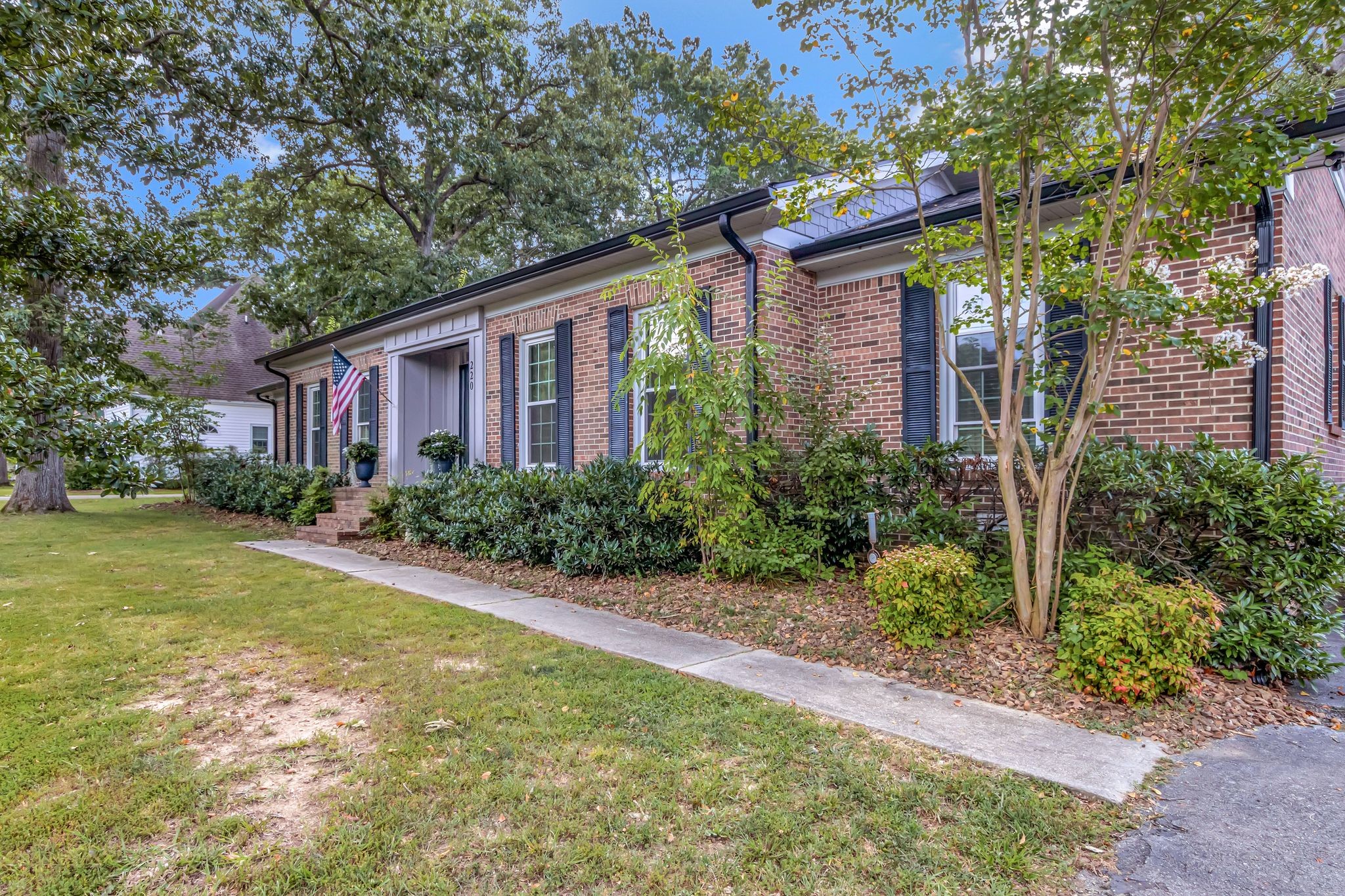 220 Mortons Lake Rd