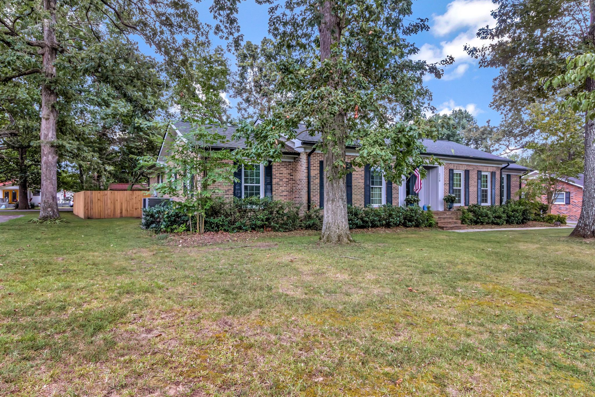 220 Mortons Lake Rd