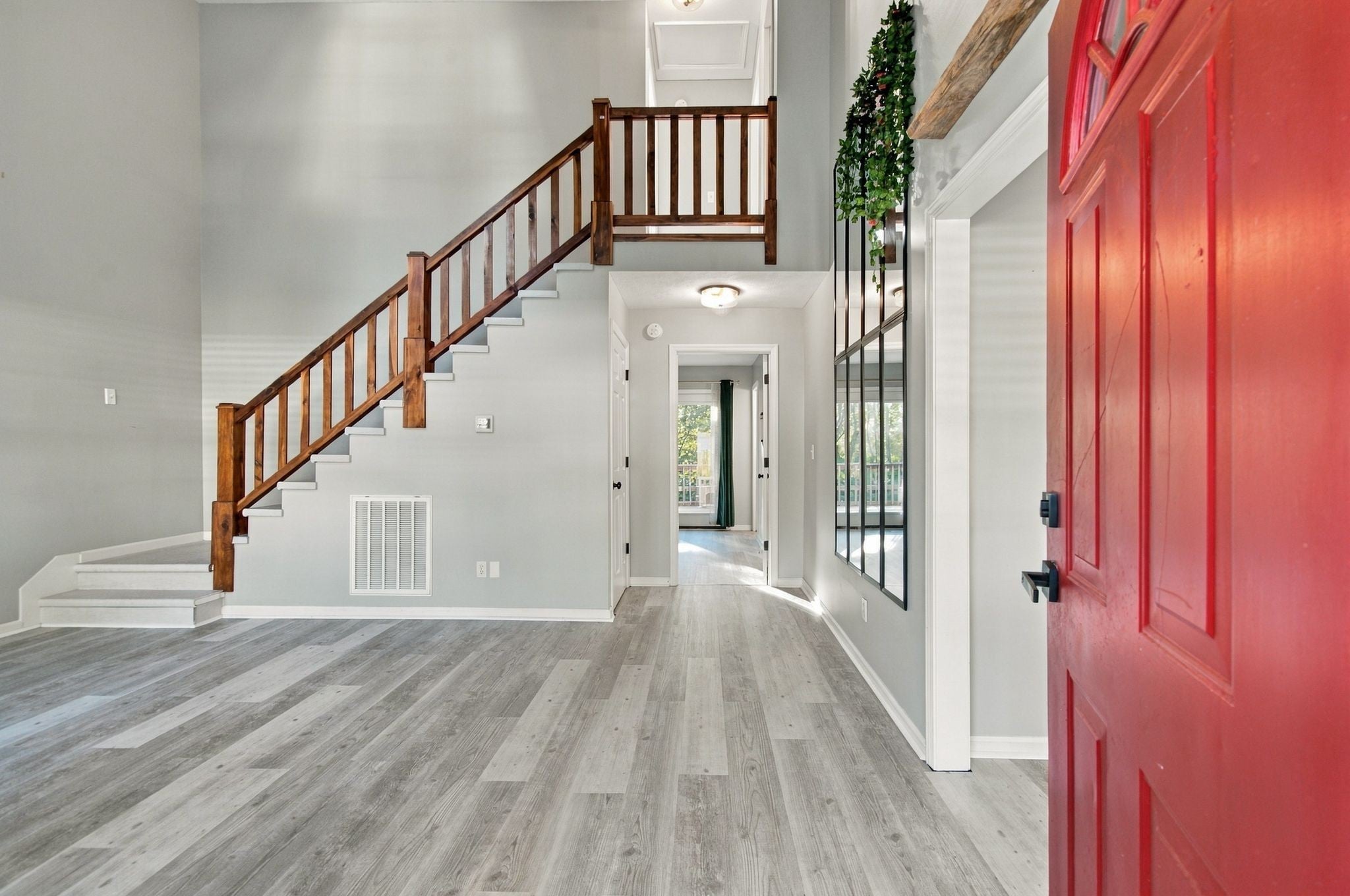 921 Jordan Cir