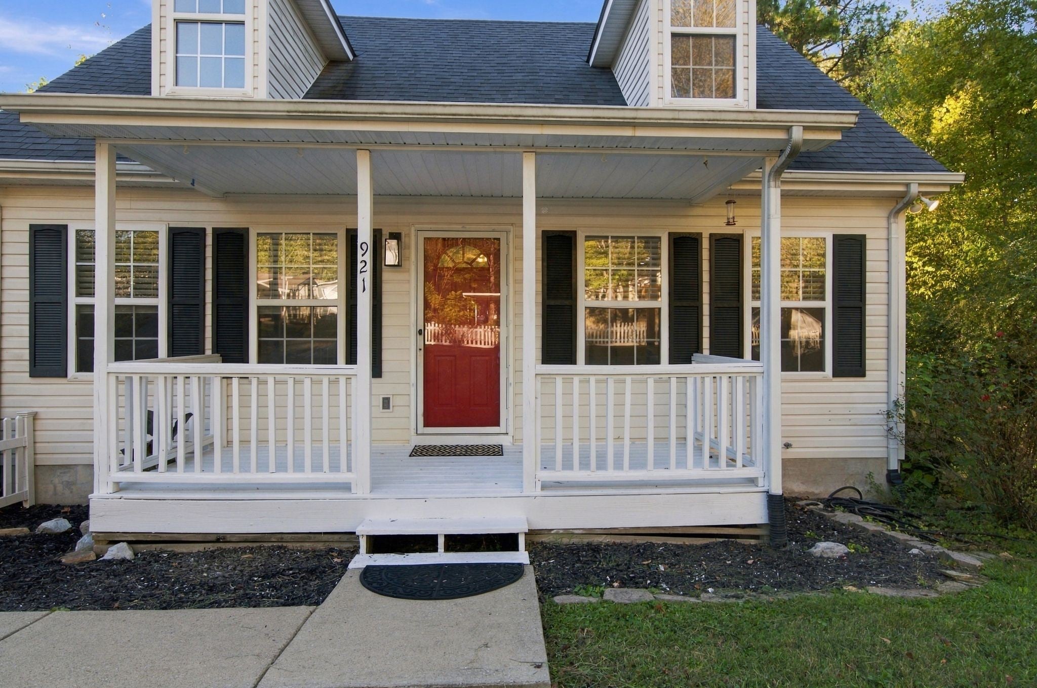921 Jordan Cir