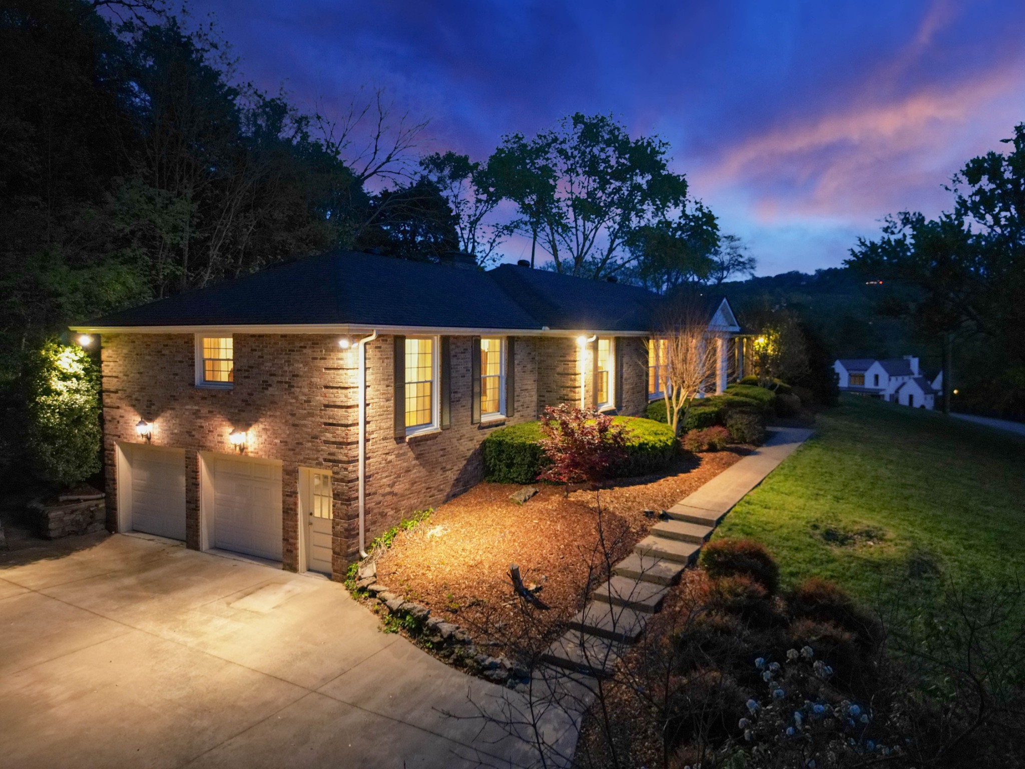 5899 E Ashland Dr