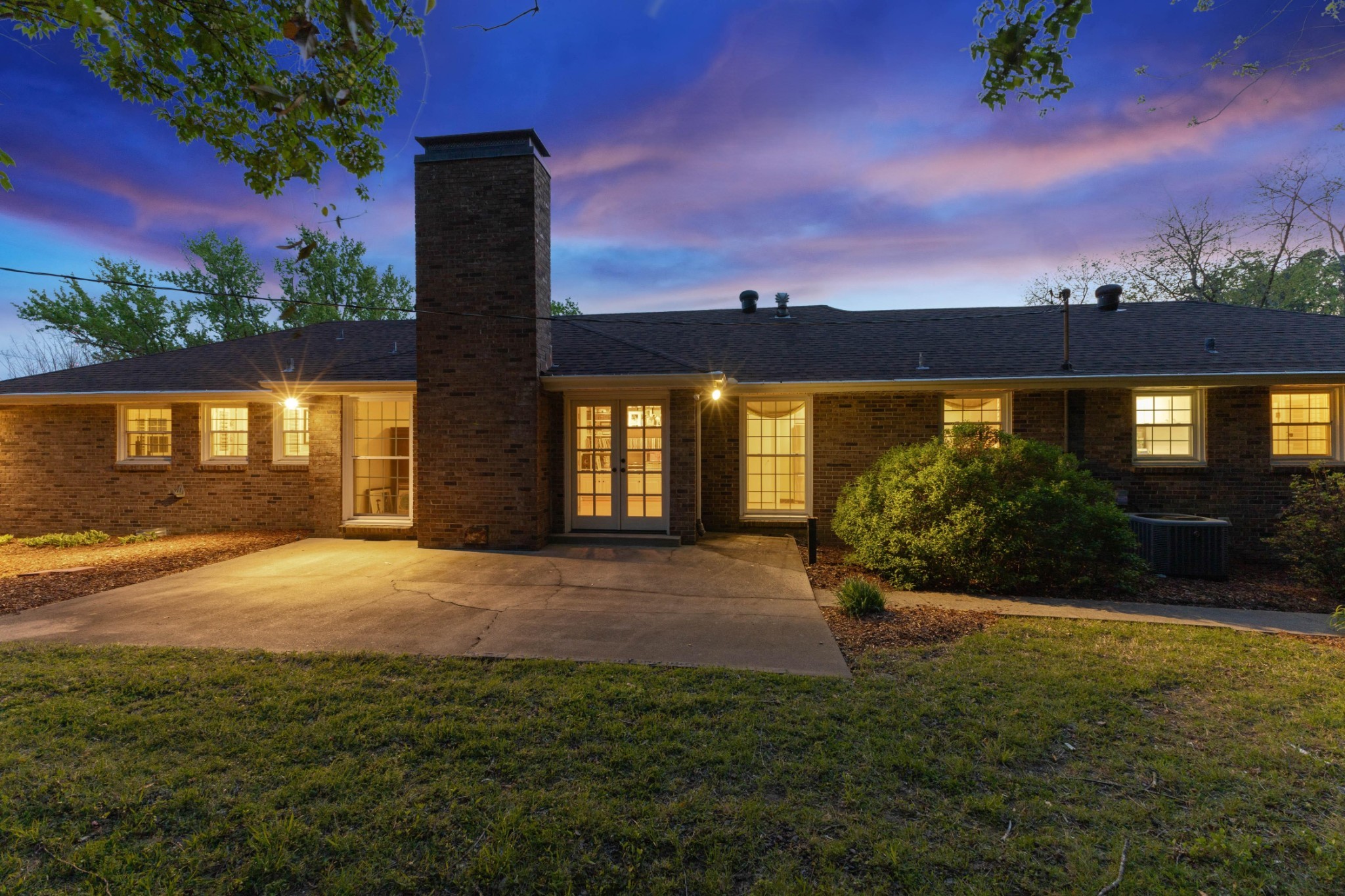 5899 E Ashland Dr